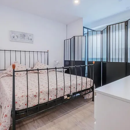Awesome In With Kitchen Apartman