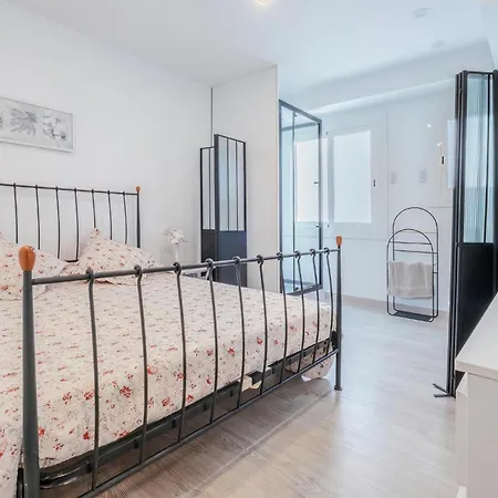 Awesome In With Kitchen Appartement